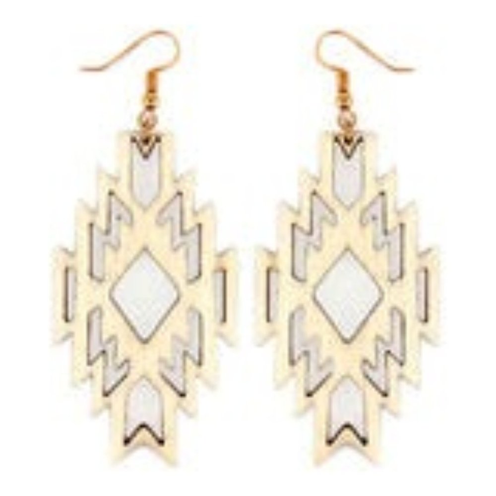 NWT Womans Natural Wood Aztec Diamond Earrings